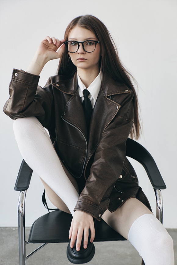 AYA 16